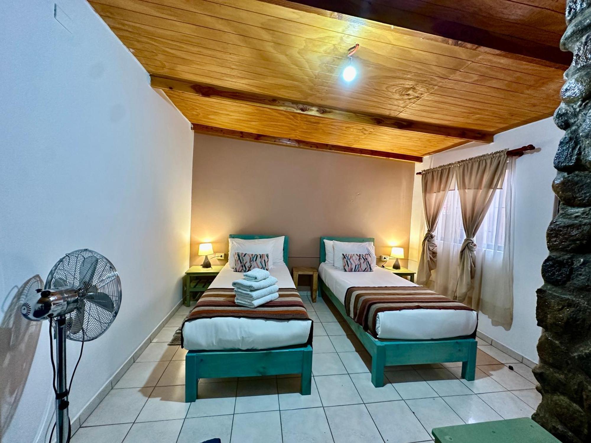 Hostal Qachi Chentura Сан-Педро-де-Атакама Экстерьер фото