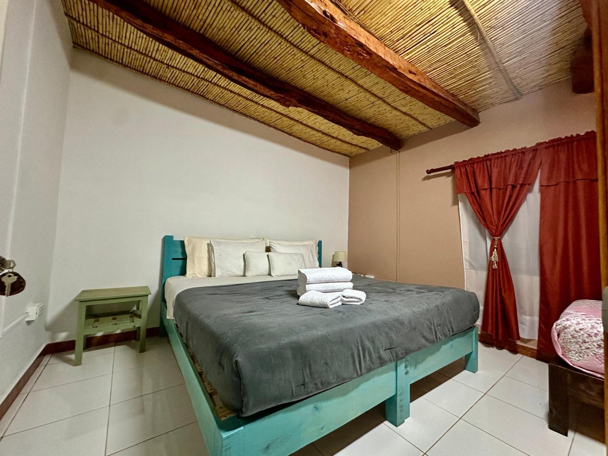 Hostal Qachi Chentura Сан-Педро-де-Атакама Экстерьер фото